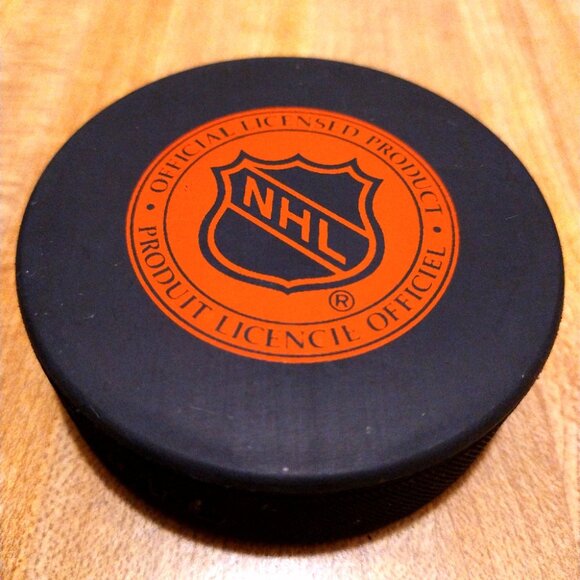 Vintage Tampa Bay Lighting NHL Hockey Puck Made In Czechoslovakia Official - Picture 2 of 10